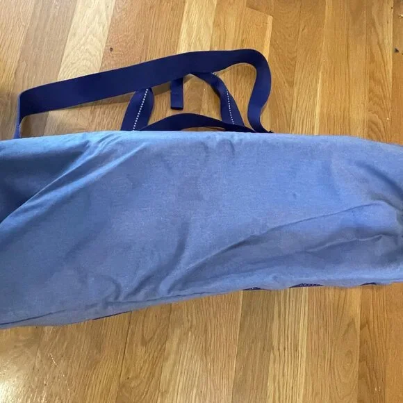 Oakley Sports Duffle Bag - Picture 3 of 6